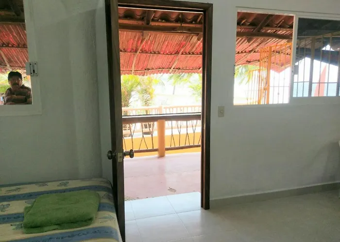 Hotel Pie De Playa La Ropa