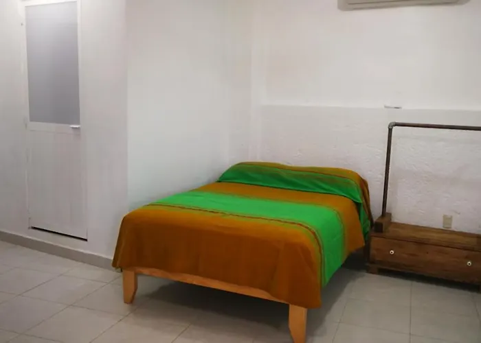 Hotel Pie De Playa La Ropa 2*