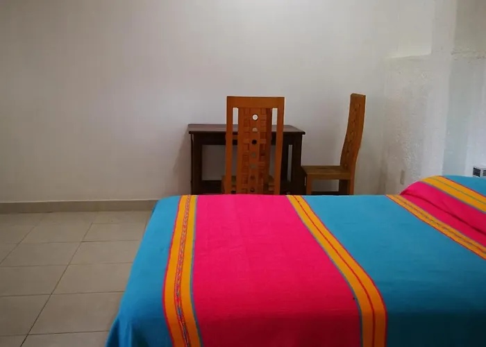 Pie De Playa La Ropa Hotel Zihuatanejo