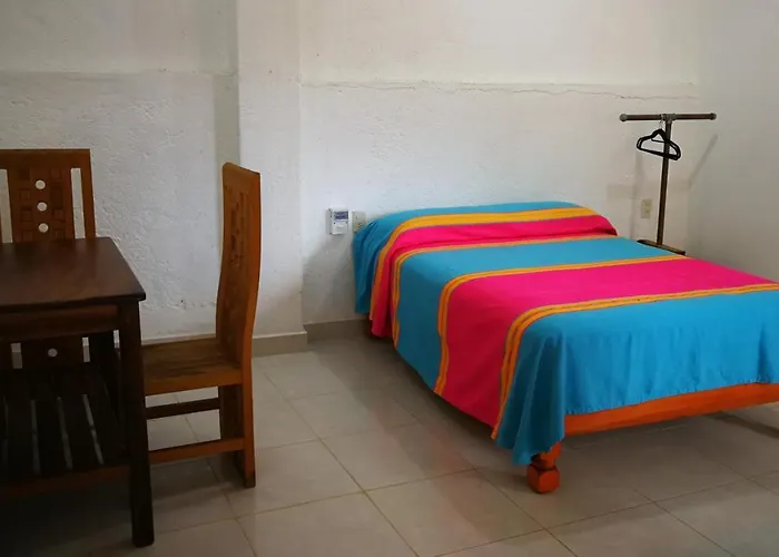 Hotel Pie De Playa La Ropa 2*