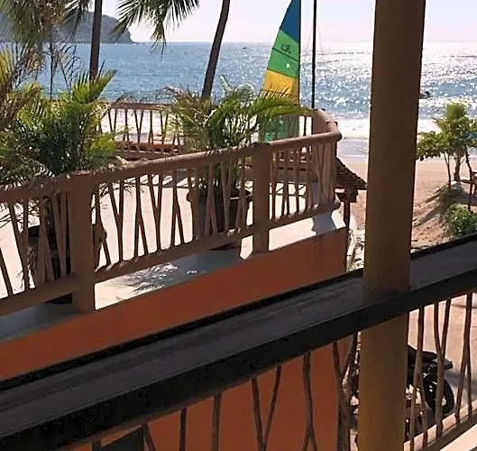 Pie De Playa La Ropa Zihuatanejo